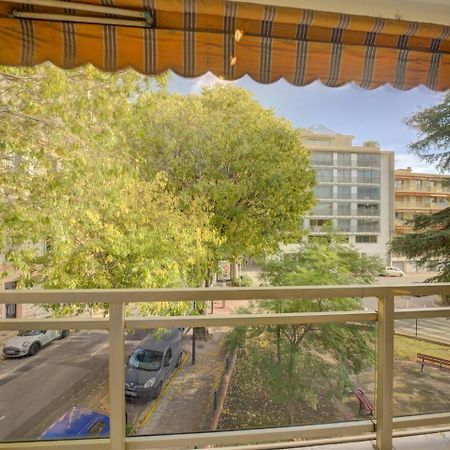 Elegant Apt W/2 Terraces/Mins To Beach & Shops Αντίμπ Εξωτερικό φωτογραφία
