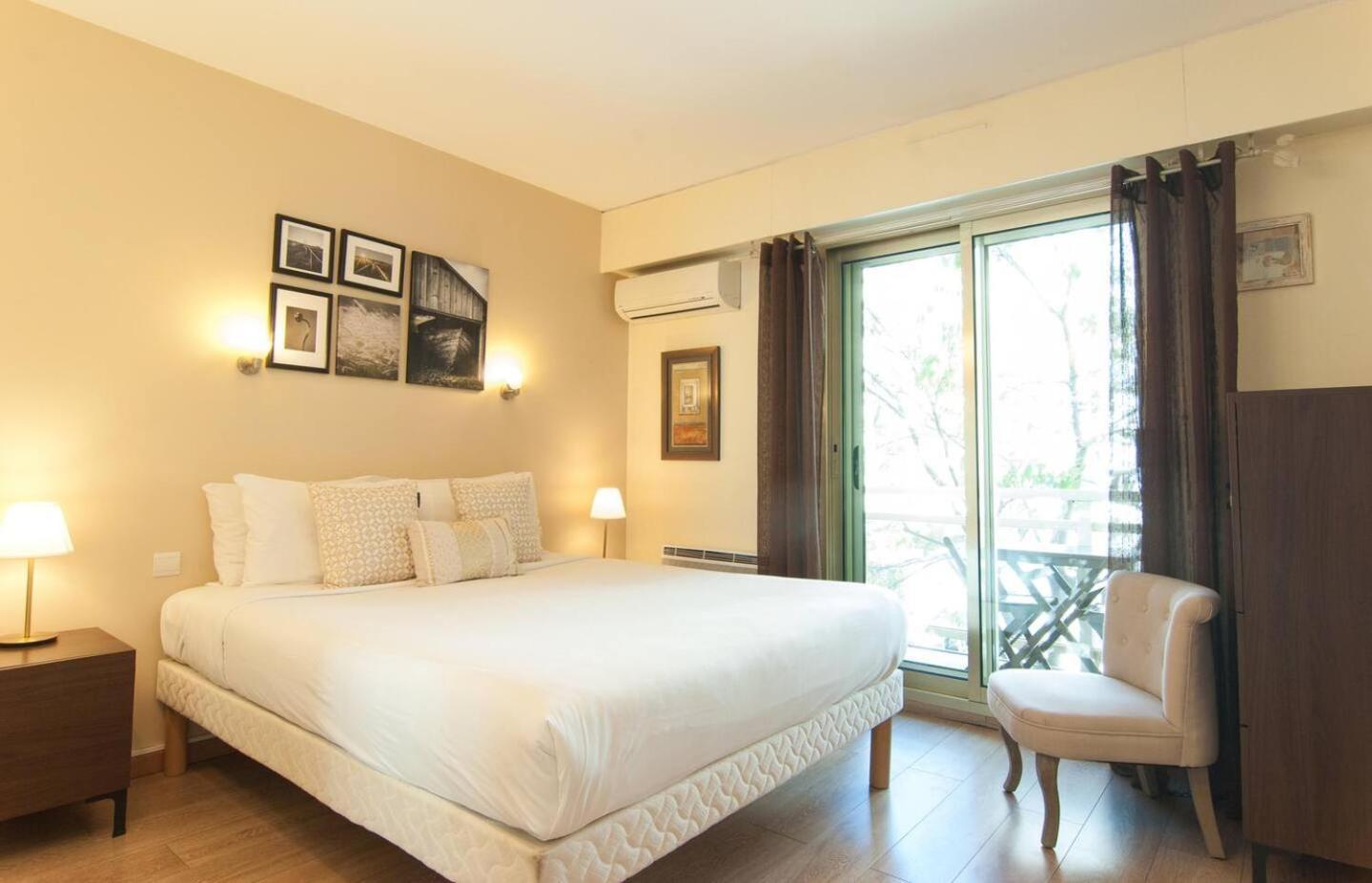 Elegant Apt W/2 Terraces/Mins To Beach & Shops Αντίμπ Εξωτερικό φωτογραφία