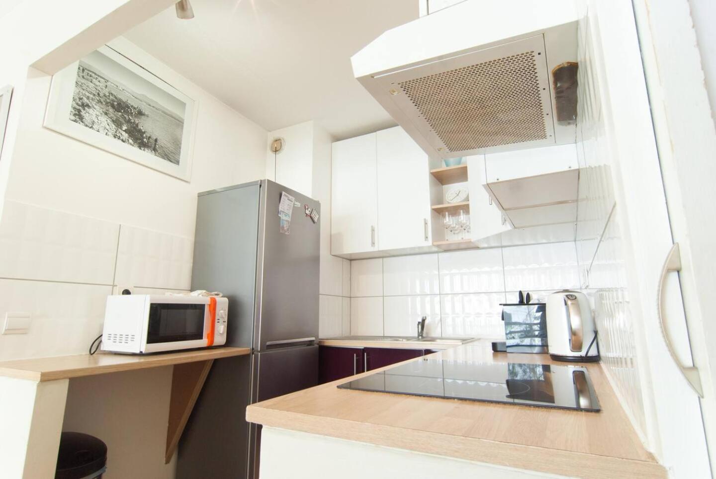 Elegant Apt W/2 Terraces/Mins To Beach & Shops Αντίμπ Εξωτερικό φωτογραφία